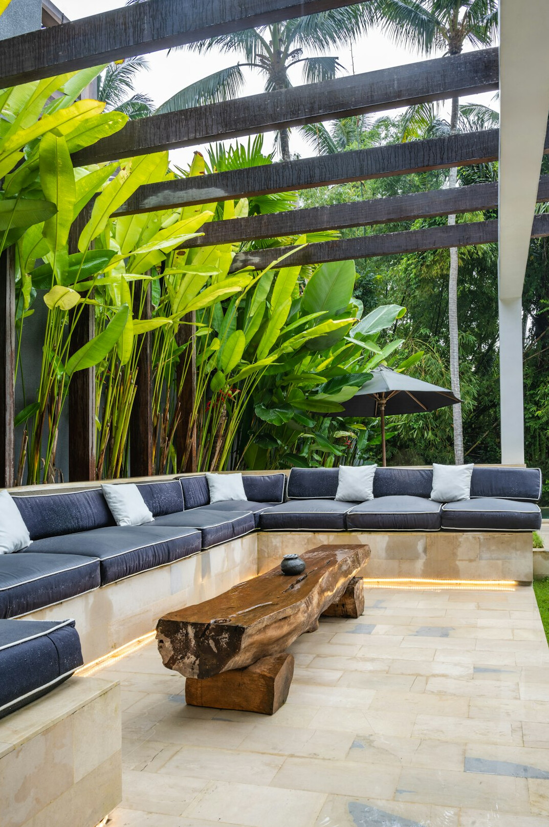 outdoor celebrity patio